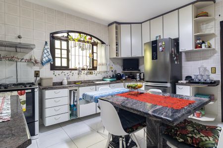 Casa à venda com 200m², 3 quartos e 2 vagasCozinha