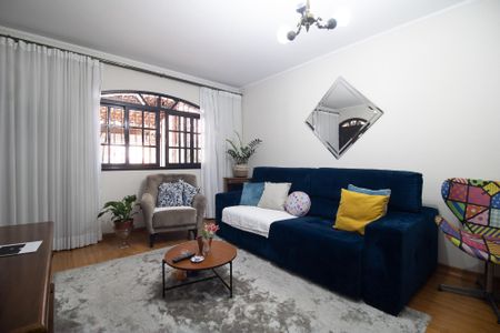 Casa à venda com 200m², 3 quartos e 2 vagasSala