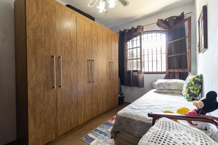 Casa à venda com 200m², 3 quartos e 2 vagasQuarto 2