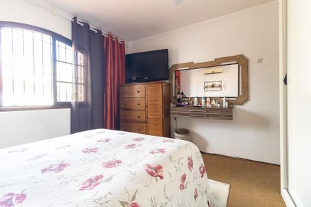 Casa à venda com 200m², 3 quartos e 2 vagasSuíte