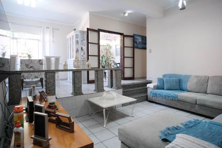 Casa à venda com 100m², 3 quartos e 3 vagasSala