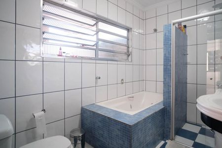 Casa à venda com 100m², 3 quartos e 3 vagasBanheiro da Suíte