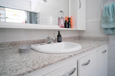 Casa à venda com 100m², 3 quartos e 3 vagasBanheiro da Suíte