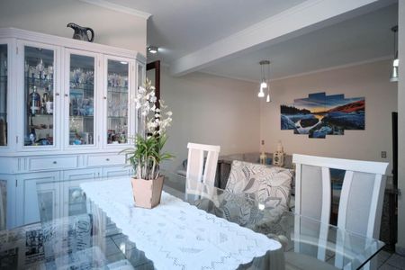 Casa à venda com 100m², 3 quartos e 3 vagasSala