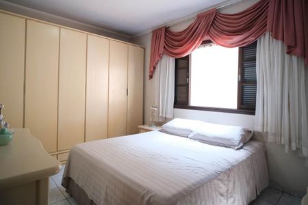 Casa à venda com 100m², 3 quartos e 3 vagasSuíte