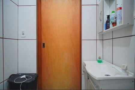 Casa à venda com 90m², 3 quartos e 2 vagasBanheiro 2