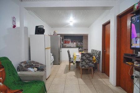 Casa à venda com 90m², 3 quartos e 2 vagasSala