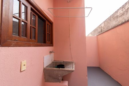 Casa de condomínio para alugar com 120m², 2 quartos e 1 vaga Casa de condomínio para alugar com 120m², 2 quartos e 1 vagaÁrea de Serviço