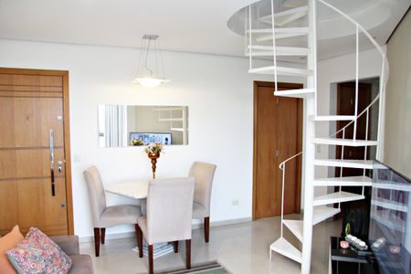 Apartamento à venda com 105m², 2 quartos e 1 vagaSala