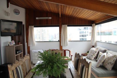 Apartamento à venda com 105m², 2 quartos e 1 vagaÁrea gourmet