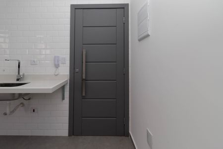 Apartamento à venda com 56m², 2 quartos e sem vagaDetalhe porta de entrada