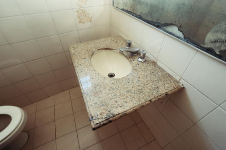 Casa à venda com 180m², 3 quartos e 1 vagaBanheiro 3