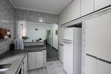 Casa à venda com 156m², 3 quartos e 3 vagasCozinha