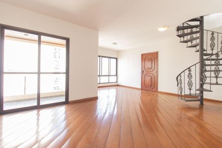 Apartamento à venda com 247m², 3 quartos e 3 vagas Apartamento à venda com 247m², 3 quartos e 3 vagasSala