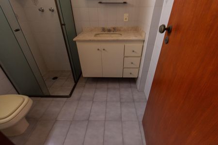 Apartamento à venda com 247m², 3 quartos e 3 vagas Apartamento à venda com 247m², 3 quartos e 3 vagasBanheiro