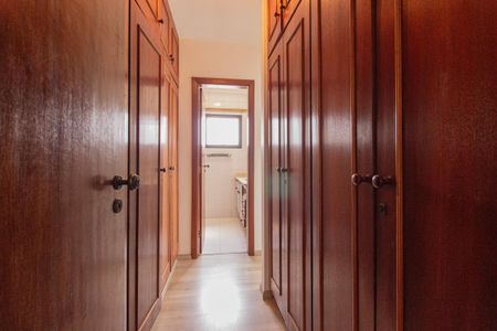 Apartamento à venda com 247m², 3 quartos e 3 vagas Apartamento à venda com 247m², 3 quartos e 3 vagasSuíte