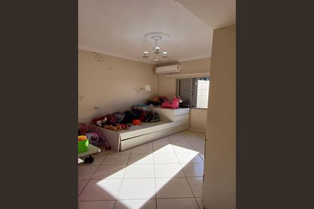 Casa para alugar com 300m², 3 quartos e 4 vagas Casa para alugar com 300m², 3 quartos e 4 vagasQuarto 1