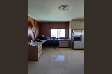 Casa para alugar com 300m², 3 quartos e 4 vagas Casa para alugar com 300m², 3 quartos e 4 vagasCozinha/Escritório