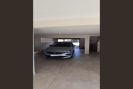 Casa para alugar com 300m², 3 quartos e 4 vagas Casa para alugar com 300m², 3 quartos e 4 vagasGaragem