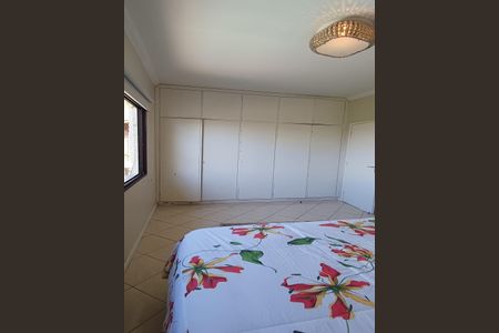 Casa para alugar com 300m², 3 quartos e 4 vagas Casa para alugar com 300m², 3 quartos e 4 vagasSuíte