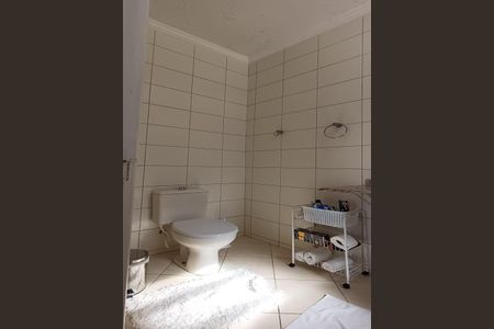 Casa para alugar com 300m², 3 quartos e 4 vagas Casa para alugar com 300m², 3 quartos e 4 vagasBanheiro da Suíte