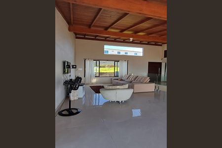 Casa para alugar com 300m², 3 quartos e 4 vagas Casa para alugar com 300m², 3 quartos e 4 vagasSala