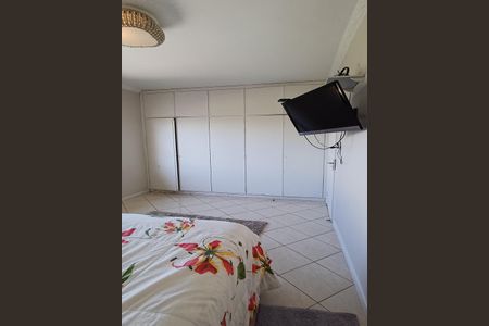 Casa para alugar com 300m², 3 quartos e 4 vagas Casa para alugar com 300m², 3 quartos e 4 vagasSuíte