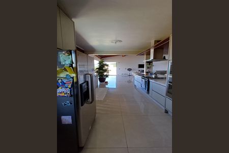 Casa para alugar com 300m², 3 quartos e 4 vagas Casa para alugar com 300m², 3 quartos e 4 vagasCozinha