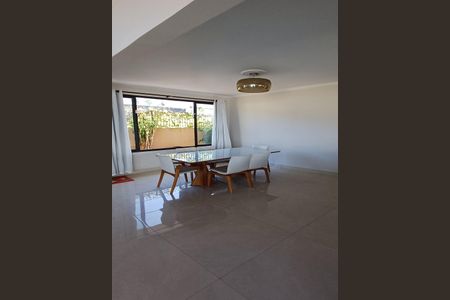 Casa para alugar com 300m², 3 quartos e 4 vagas Casa para alugar com 300m², 3 quartos e 4 vagasSala de Jantar