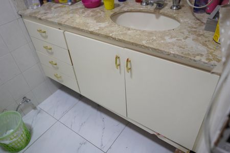 Apartamento à venda com 80m², 3 quartos e 2 vagasBanheiro Social