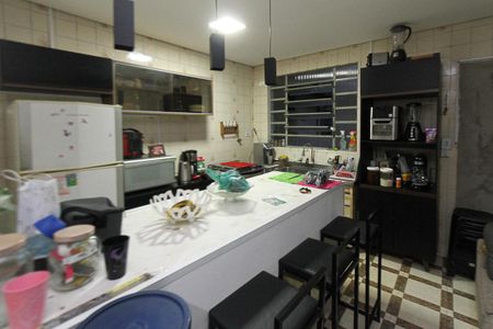 Casa à venda com 200m², 4 quartos e 2 vagasCozinha casa 02