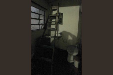 Casa à venda com 200m², 4 quartos e 2 vagasBanheiro de Serviço