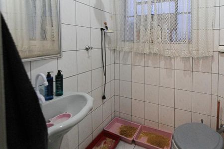 Casa à venda com 200m², 4 quartos e 2 vagasBanheiro