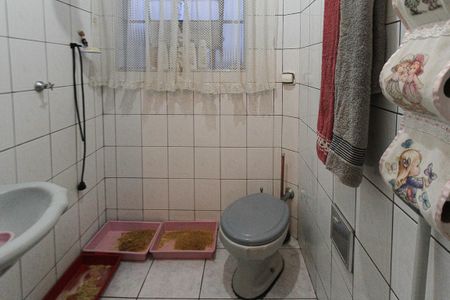 Casa à venda com 200m², 4 quartos e 2 vagasBanheiro