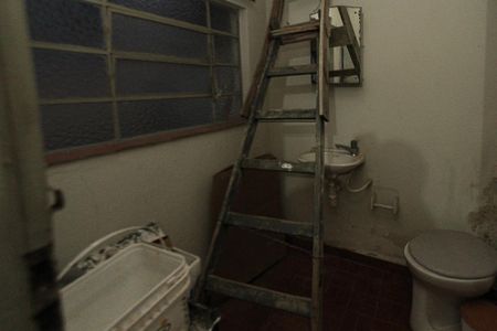 Casa à venda com 200m², 4 quartos e 2 vagasBanheiro de Serviço