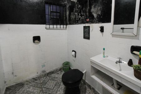 Casa à venda com 200m², 4 quartos e 2 vagasBanheiro casa 02