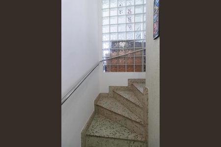 Apartamento à venda com 200m², 4 quartos e 3 vagasEscada