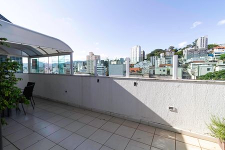 Apartamento à venda com 200m², 4 quartos e 3 vagasCobertura