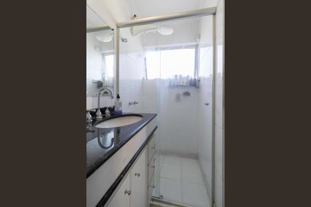 Apartamento à venda com 200m², 4 quartos e 3 vagasBanheiro da suíte