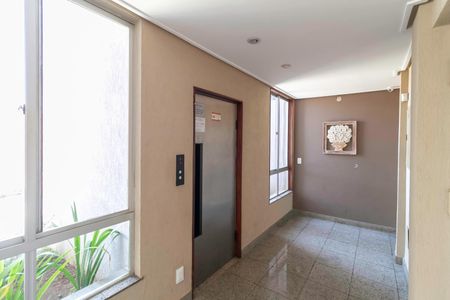 Apartamento à venda com 200m², 4 quartos e 3 vagasHall social