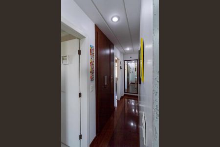 Apartamento à venda com 200m², 4 quartos e 3 vagasCorredor