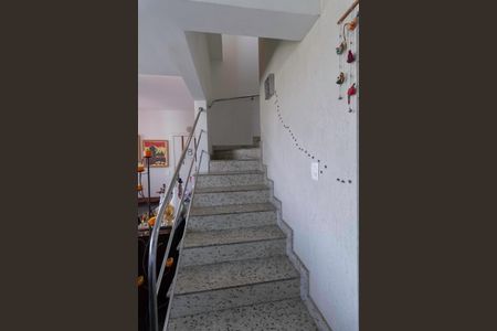 Apartamento à venda com 200m², 4 quartos e 3 vagasEscada