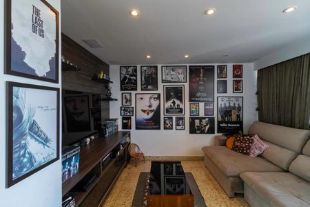 Apartamento à venda com 200m², 4 quartos e 3 vagasCobertura - Sala 2