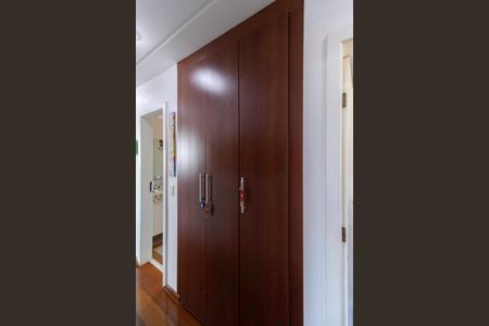 Apartamento à venda com 200m², 4 quartos e 3 vagasCorredor - Armário