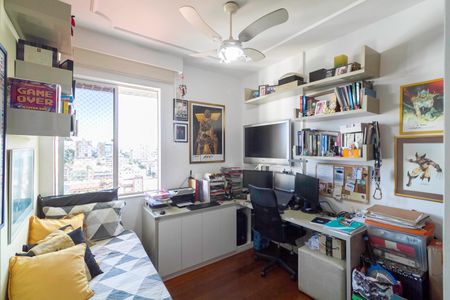 Apartamento à venda com 200m², 4 quartos e 3 vagasQuarto 2