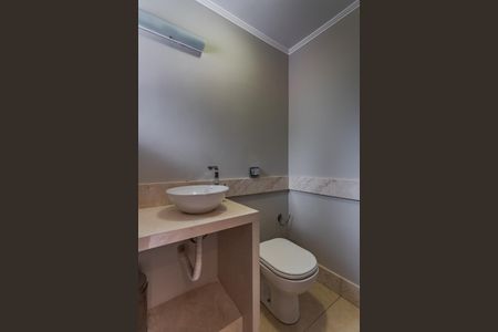 Casa de condomínio à venda com 271m², 3 quartos e 2 vagas Casa de condomínio à venda com 271m², 3 quartos e 2 vagasBanheiro