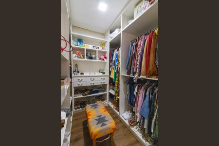 Apartamento à venda com 100m², 3 quartos e 5 vagas Apartamento à venda com 100m², 3 quartos e 5 vagasSuíte Closet