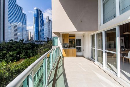 Apartamento à venda com 338m², 4 quartos e 4 vagasVaranda gourmet