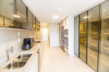 Apartamento à venda com 338m², 4 quartos e 4 vagasCozinha