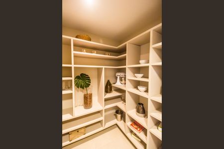 Apartamento à venda com 338m², 4 quartos e 4 vagasDespensa